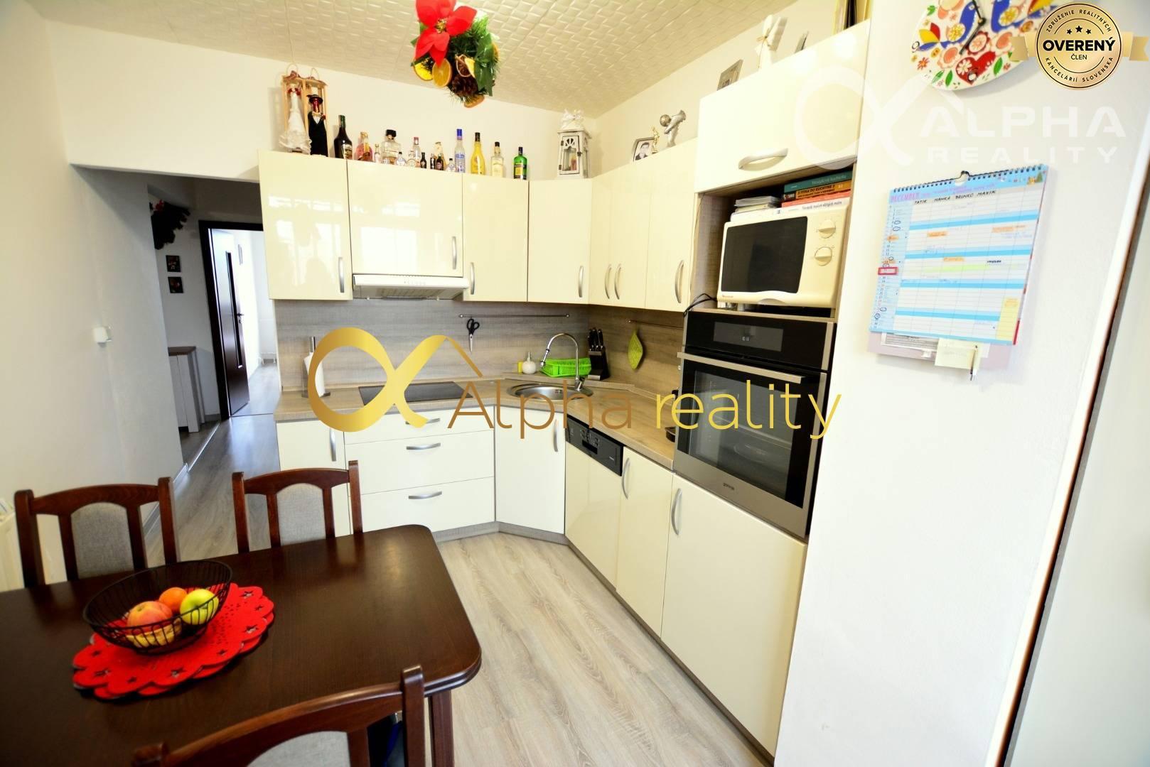 Prenájom 4 izbový byt s loggiou, sídlisko Mier, Spišská Nová Ves