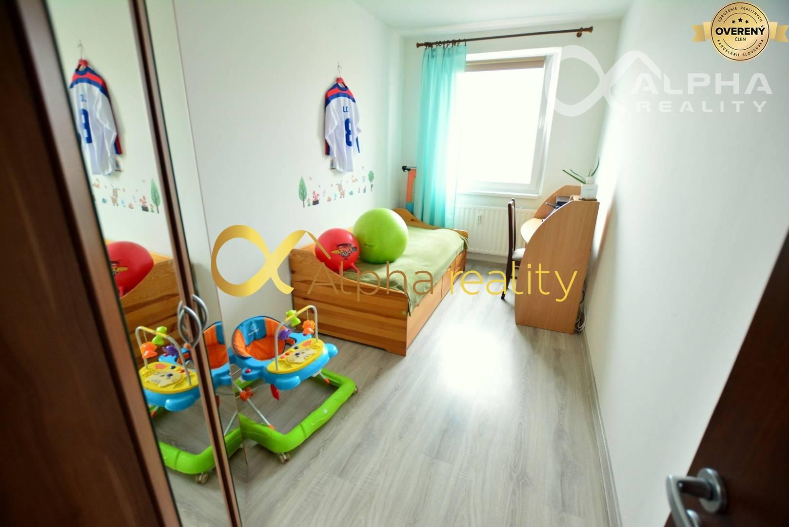 Prenájom 4 izbový byt s loggiou, sídlisko Mier, Spišská Nová Ves