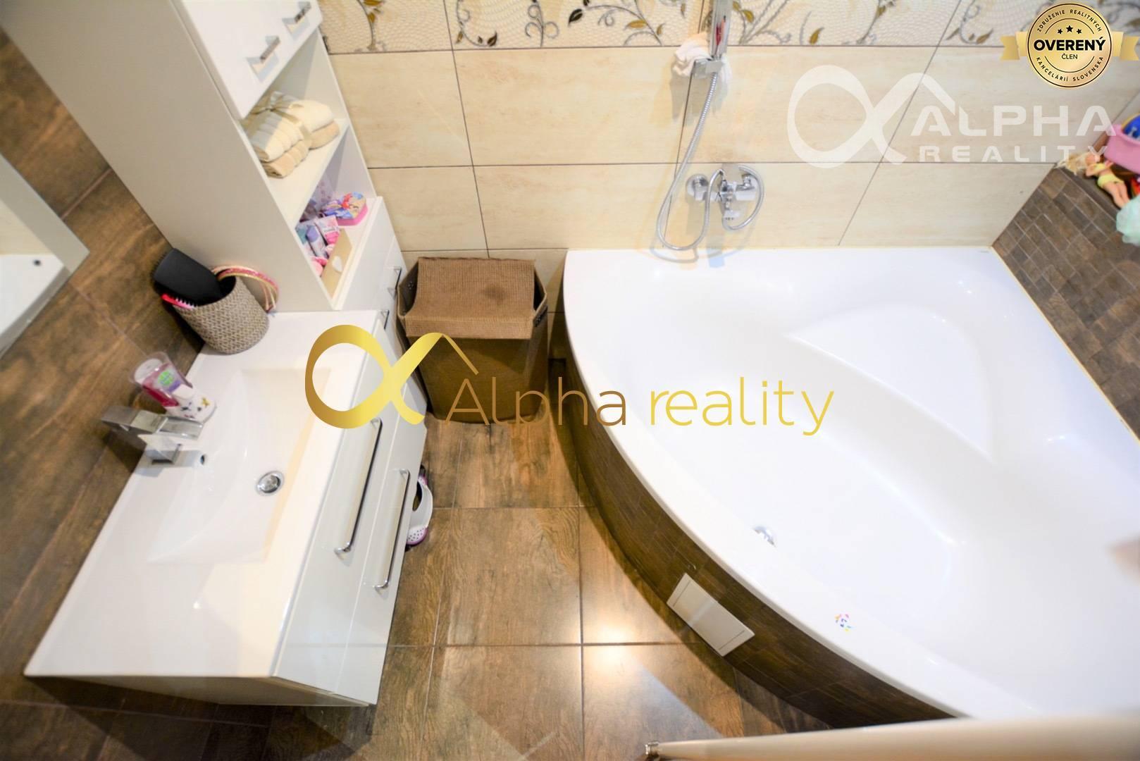 Rezervované - Exkluzívne 2i byt upravený na 3i, centrum, Sp. Nová Ves