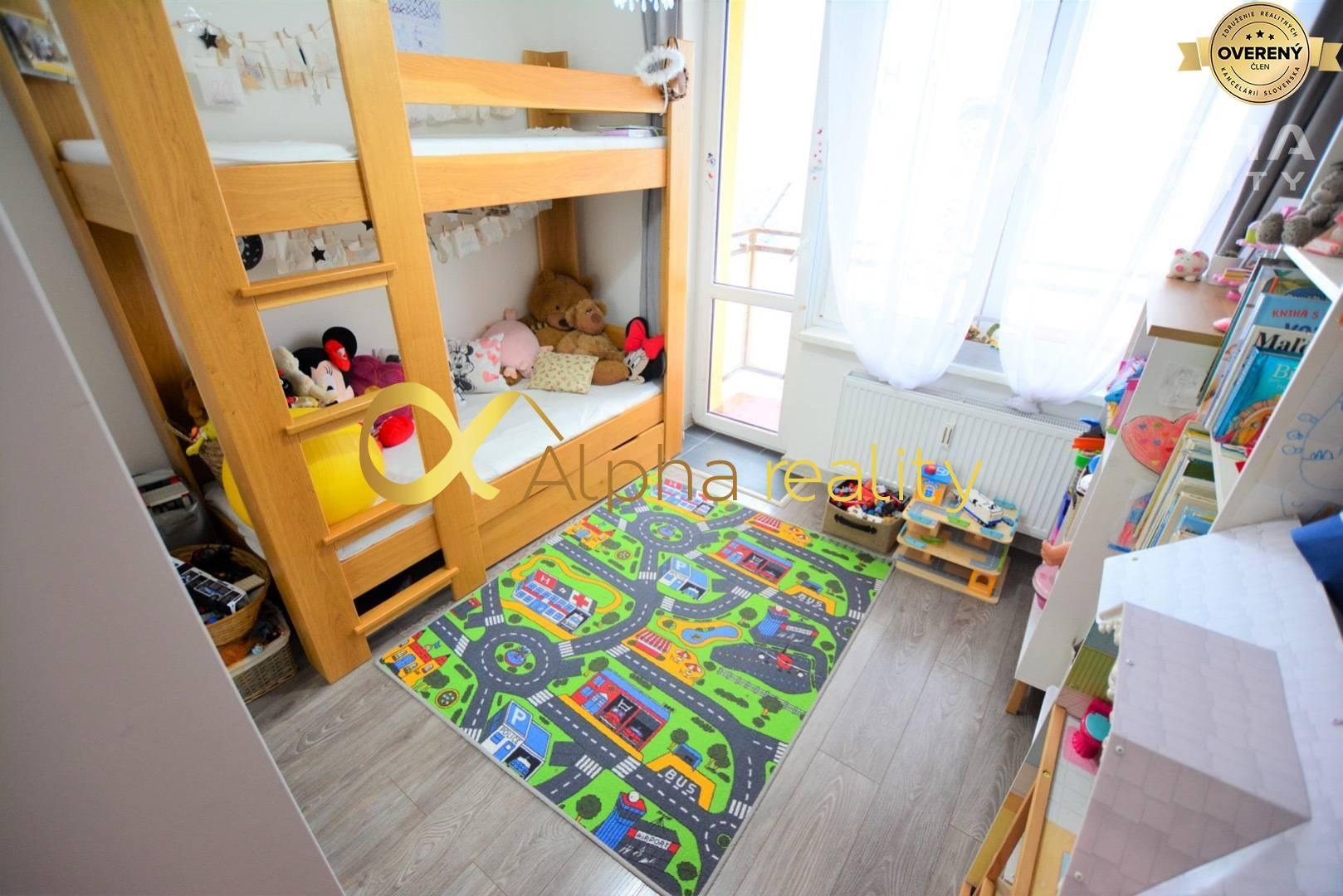 Rezervované - Exkluzívne 2i byt upravený na 3i, centrum, Sp. Nová Ves