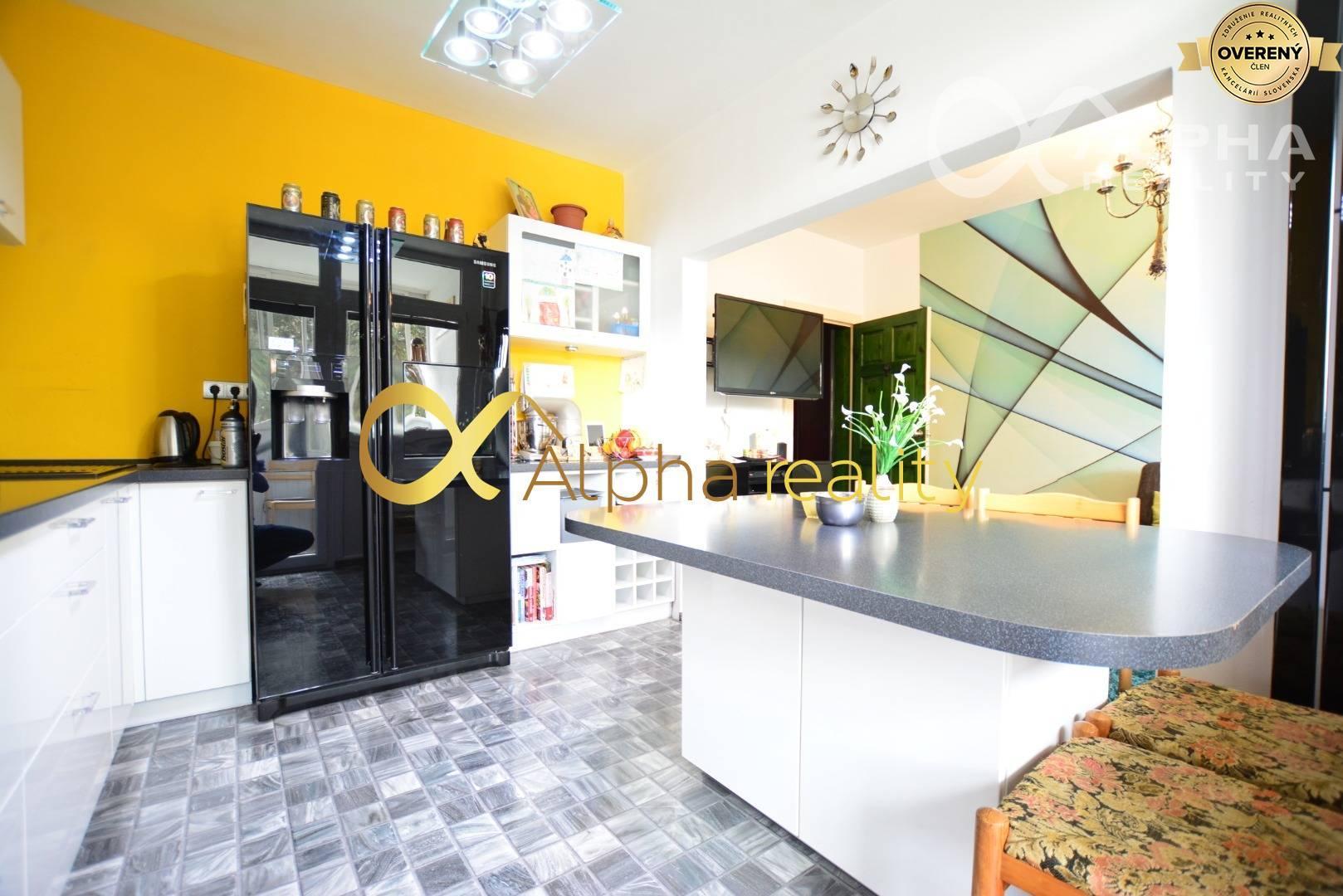 Prenájom: 4 izbový byt s loggiou, sídlisko Mier, Sp.N.Ves