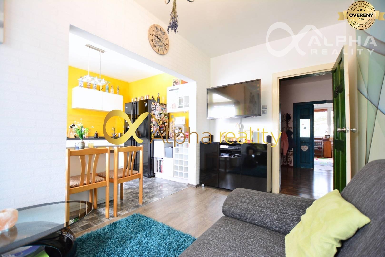 Prenájom: 4 izbový byt s loggiou, sídlisko Mier, Sp.N.Ves