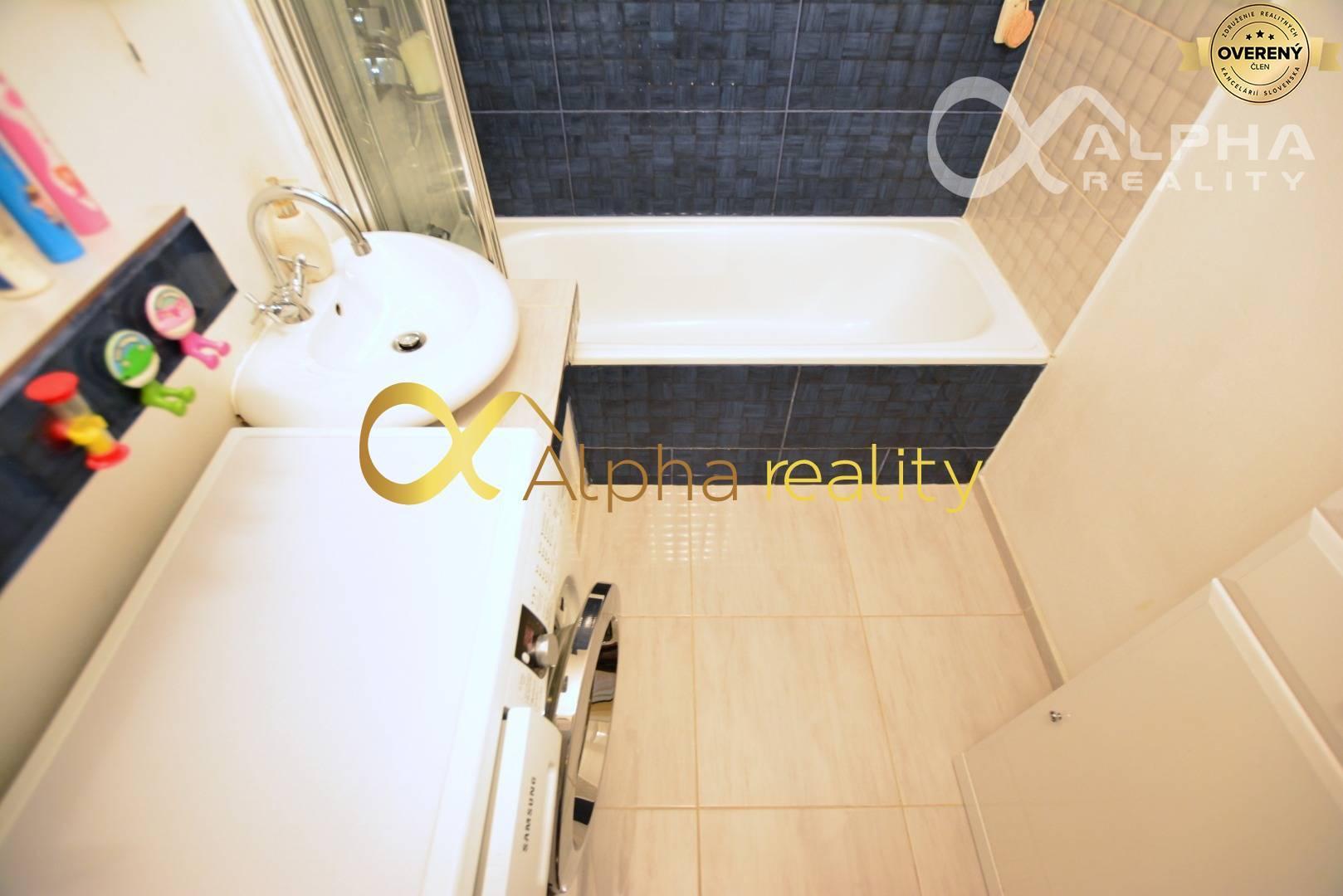 Prenájom: 4 izbový byt s loggiou, sídlisko Mier, Sp.N.Ves