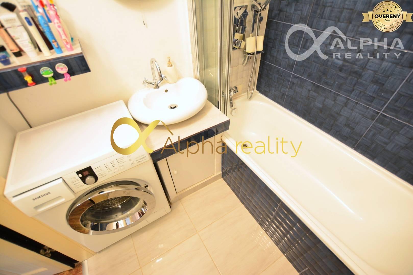 Prenájom: 4 izbový byt s loggiou, sídlisko Mier, Sp.N.Ves