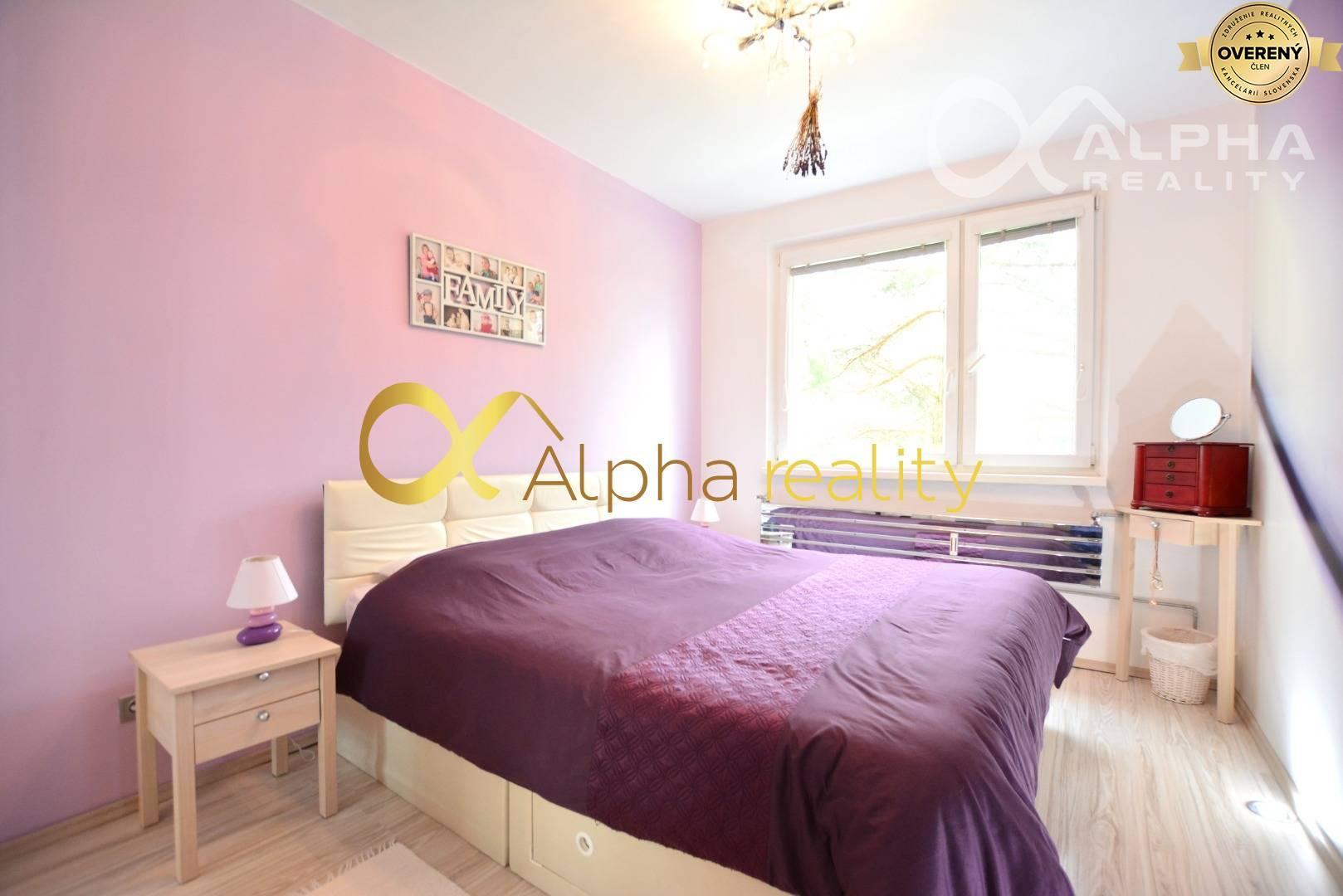 Prenájom: 4 izbový byt s loggiou, sídlisko Mier, Sp.N.Ves