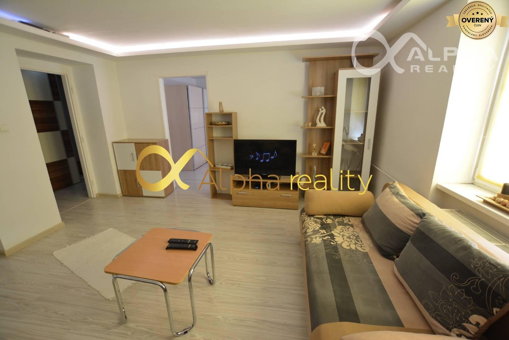 Prenájom 2 izbový byt , kompletne zariadený, centrum, Spišská Nová Ves