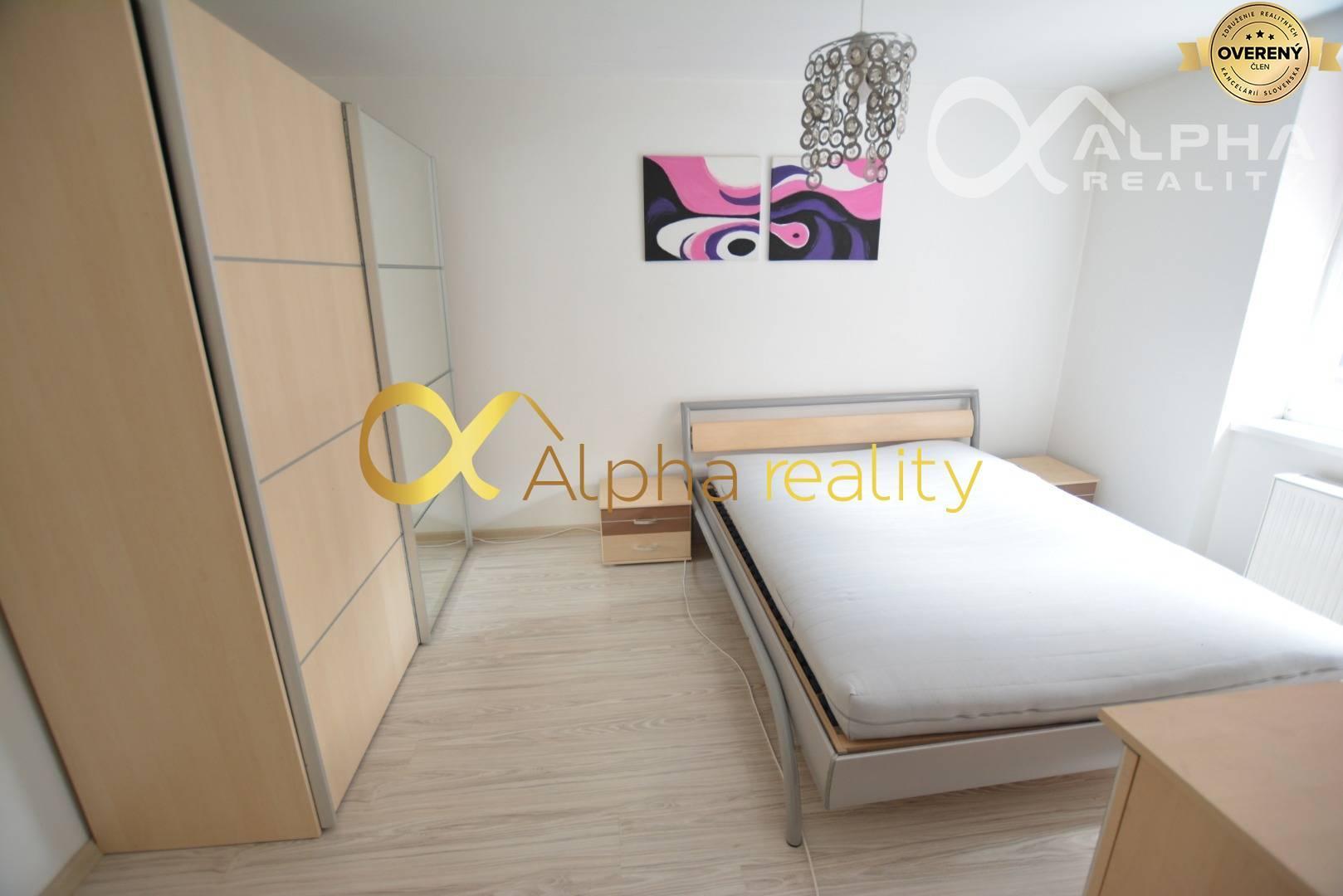 Prenájom 2 izbový byt , kompletne zariadený, centrum, Spišská Nová Ves