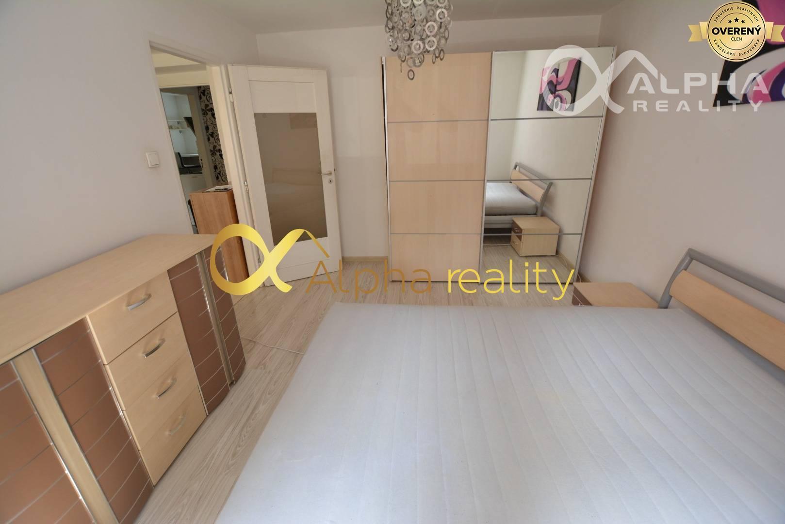 Prenájom 2 izbový byt , kompletne zariadený, centrum, Spišská Nová Ves