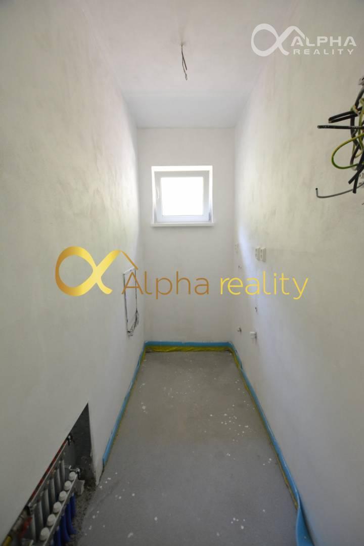 3 izbový byt s predzáhradkou, Novoveská Huta