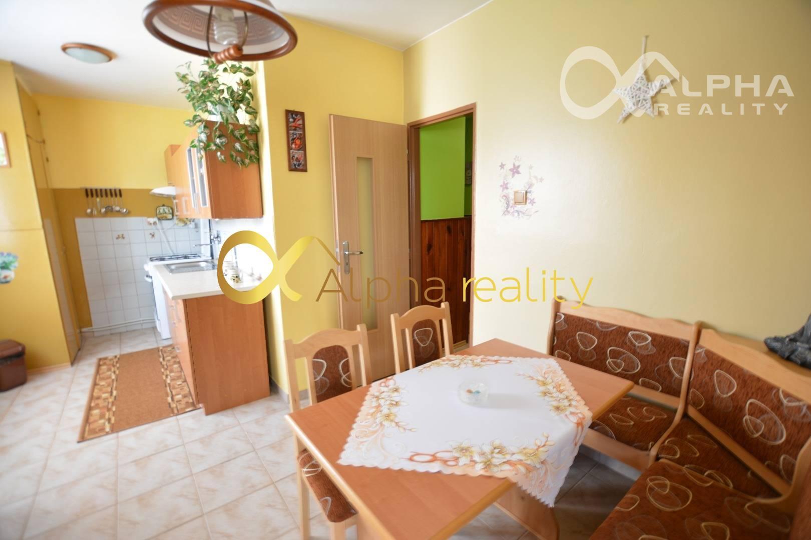 EXKLUZÍVNE 2 izbový byt s loggiou a garážou, sídl. Tarča, Sp.N.Ves