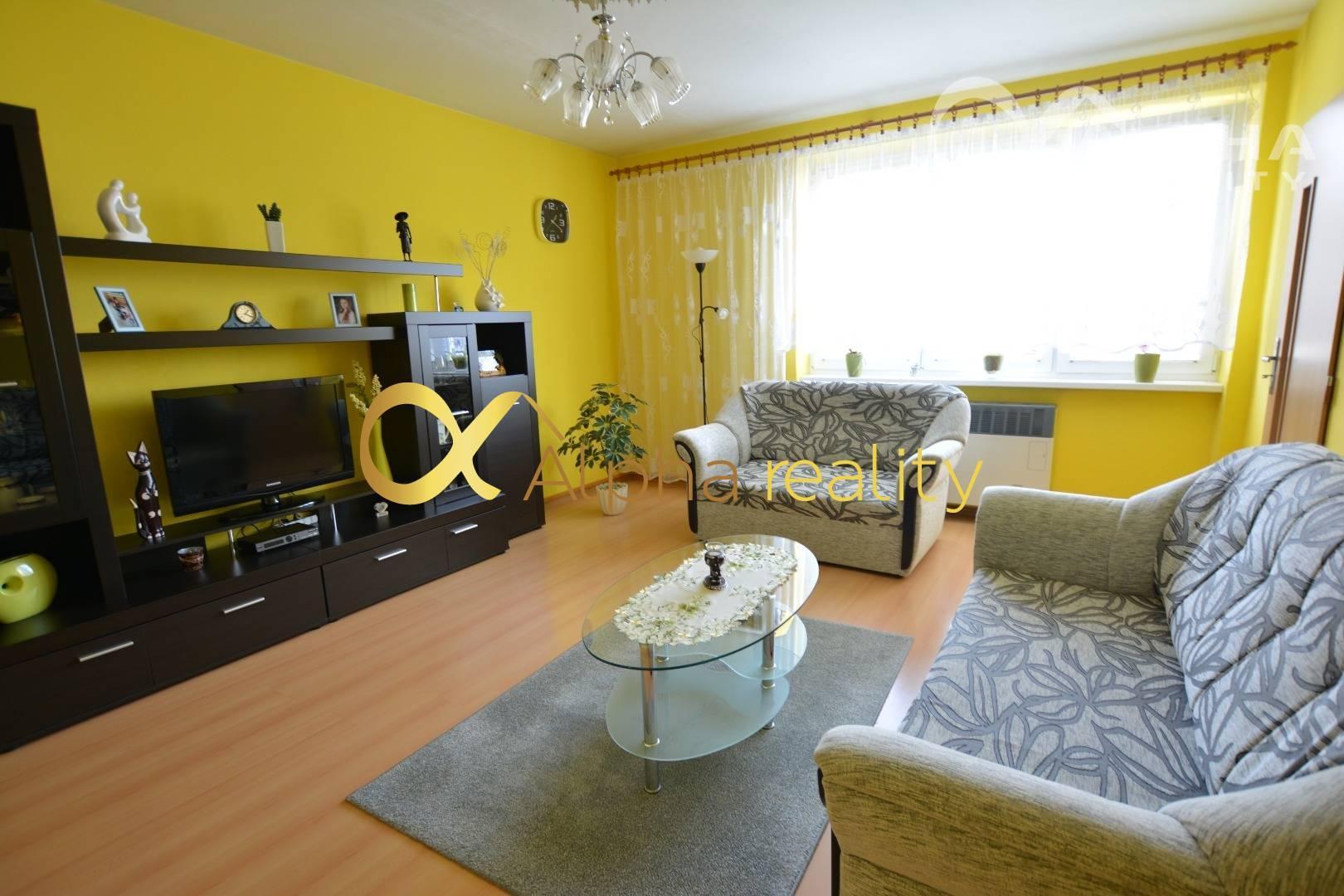 EXKLUZÍVNE 2 izbový byt s loggiou a garážou, sídl. Tarča, Sp.N.Ves