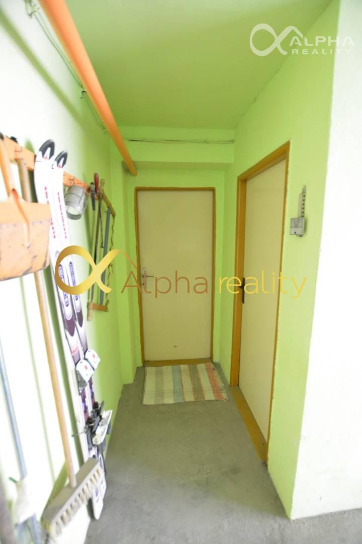 EXKLUZÍVNE 2 izbový byt s loggiou a garážou, sídl. Tarča, Sp.N.Ves