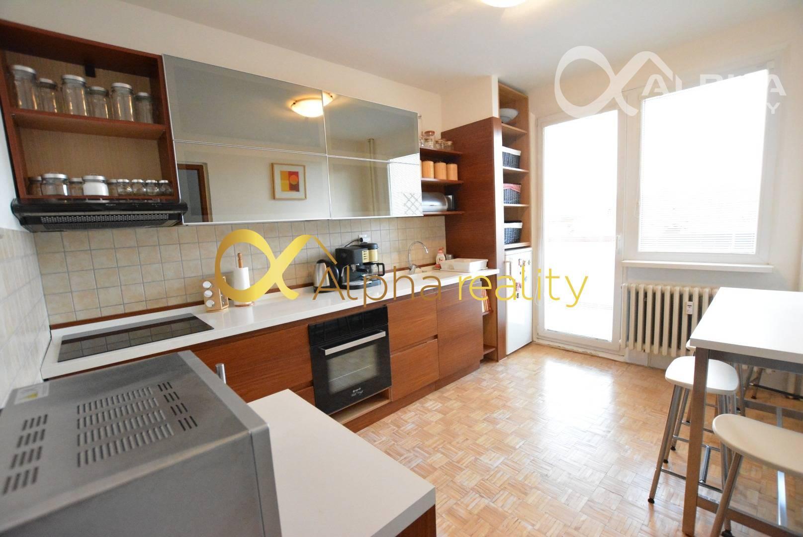 Prenájom: 4 izbový byt s loggiou, sídlisko Západ, Smižany