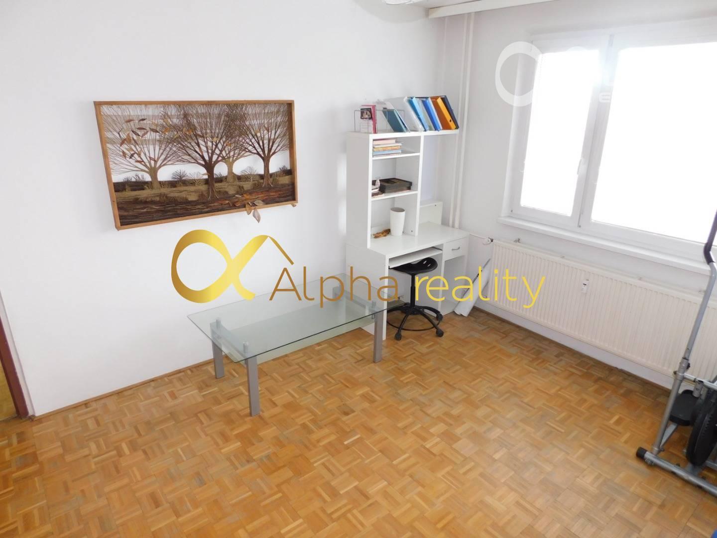 Prenájom: 4 izbový byt s loggiou, sídlisko Západ, Smižany