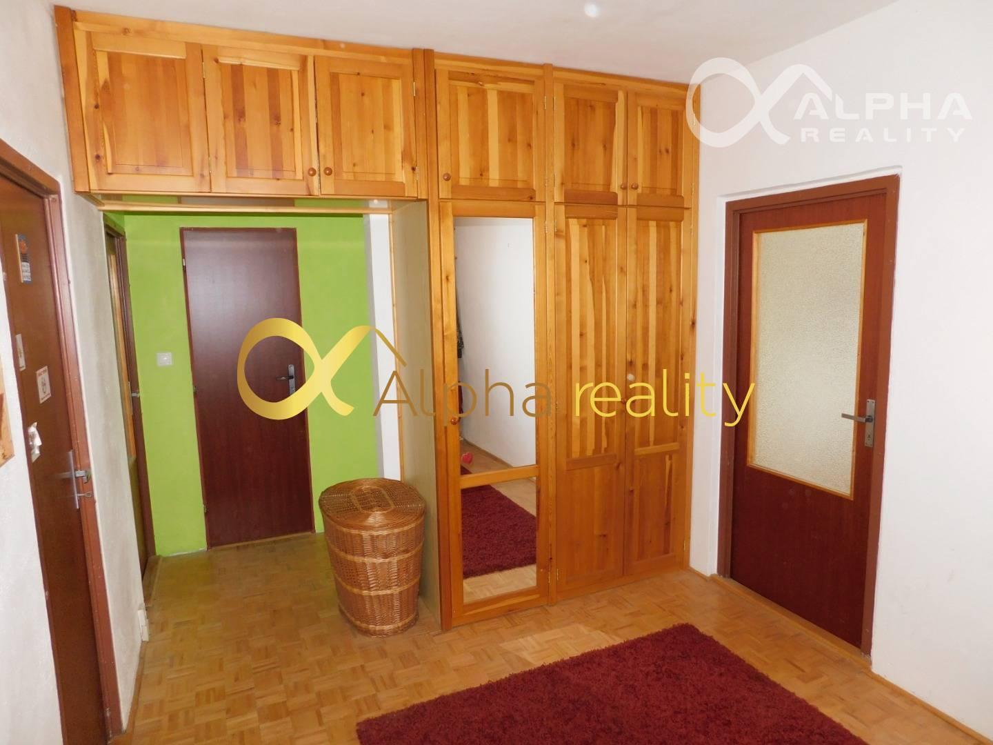 Prenájom: 4 izbový byt s loggiou, sídlisko Západ, Smižany