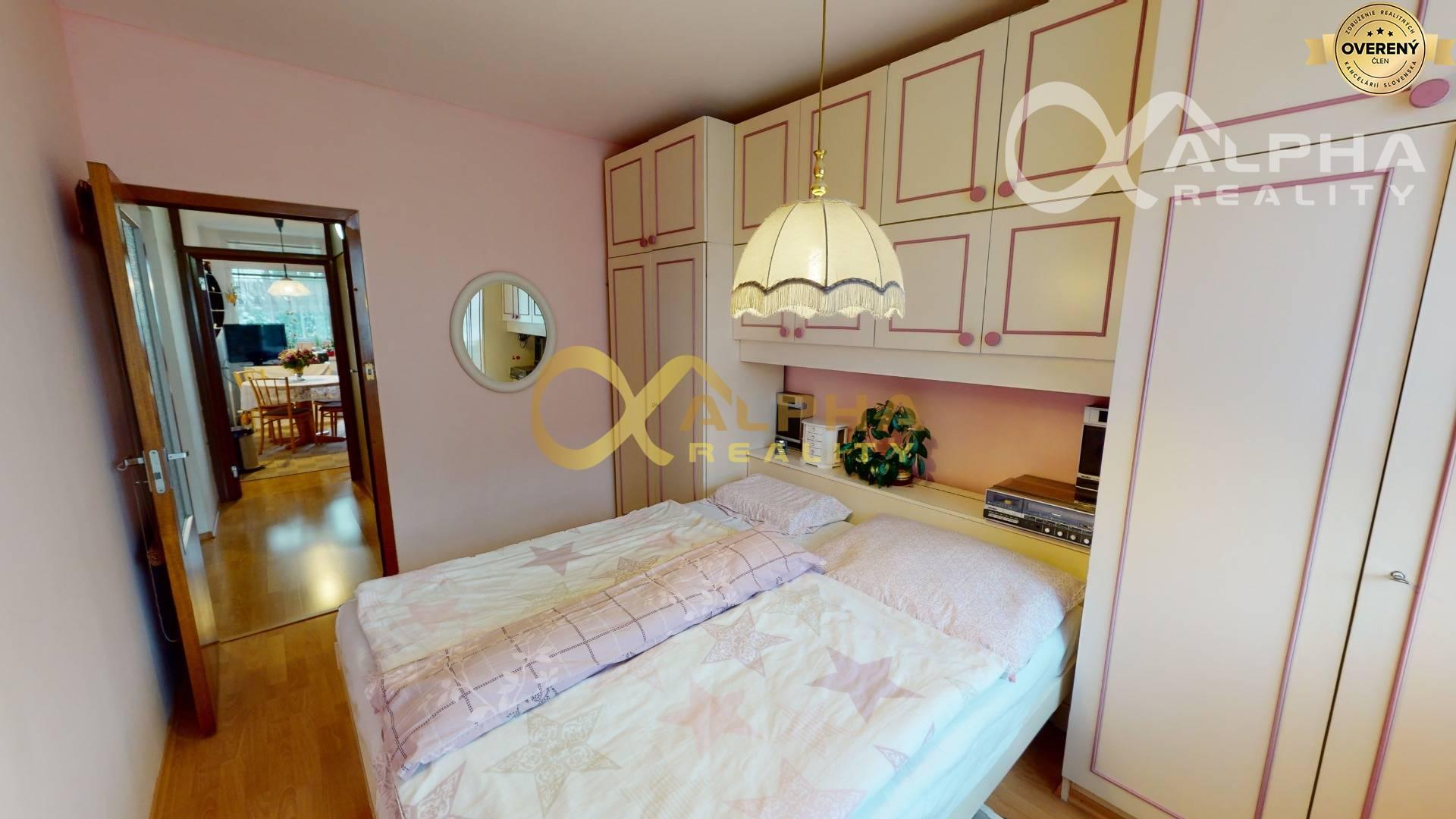 Znížená cena 3 izbový byt s loggiou, sídl. Západ, Spišská Nová Ves