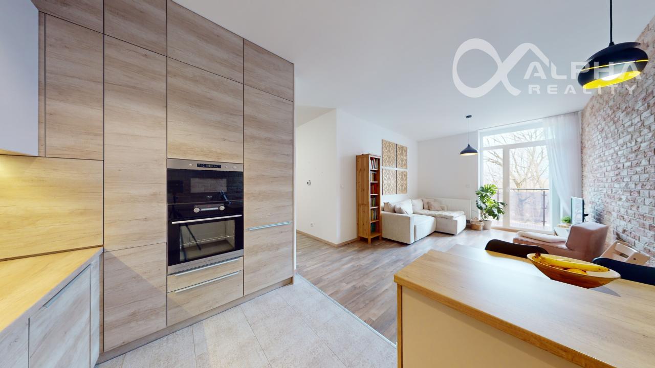 EXKLUZÍVNE 3 izbový byt s balkónom a 2 parkovacími miestami, Iglovia, Spišská Nová Ves