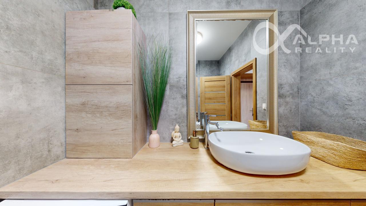 EXKLUZÍVNE 3 izbový byt s balkónom a 2 parkovacími miestami, Iglovia, Spišská Nová Ves