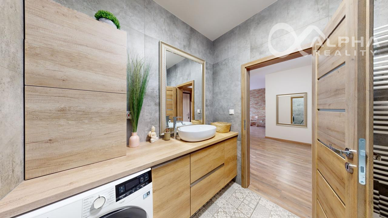 EXKLUZÍVNE 3 izbový byt s balkónom a 2 parkovacími miestami, Iglovia, Spišská Nová Ves