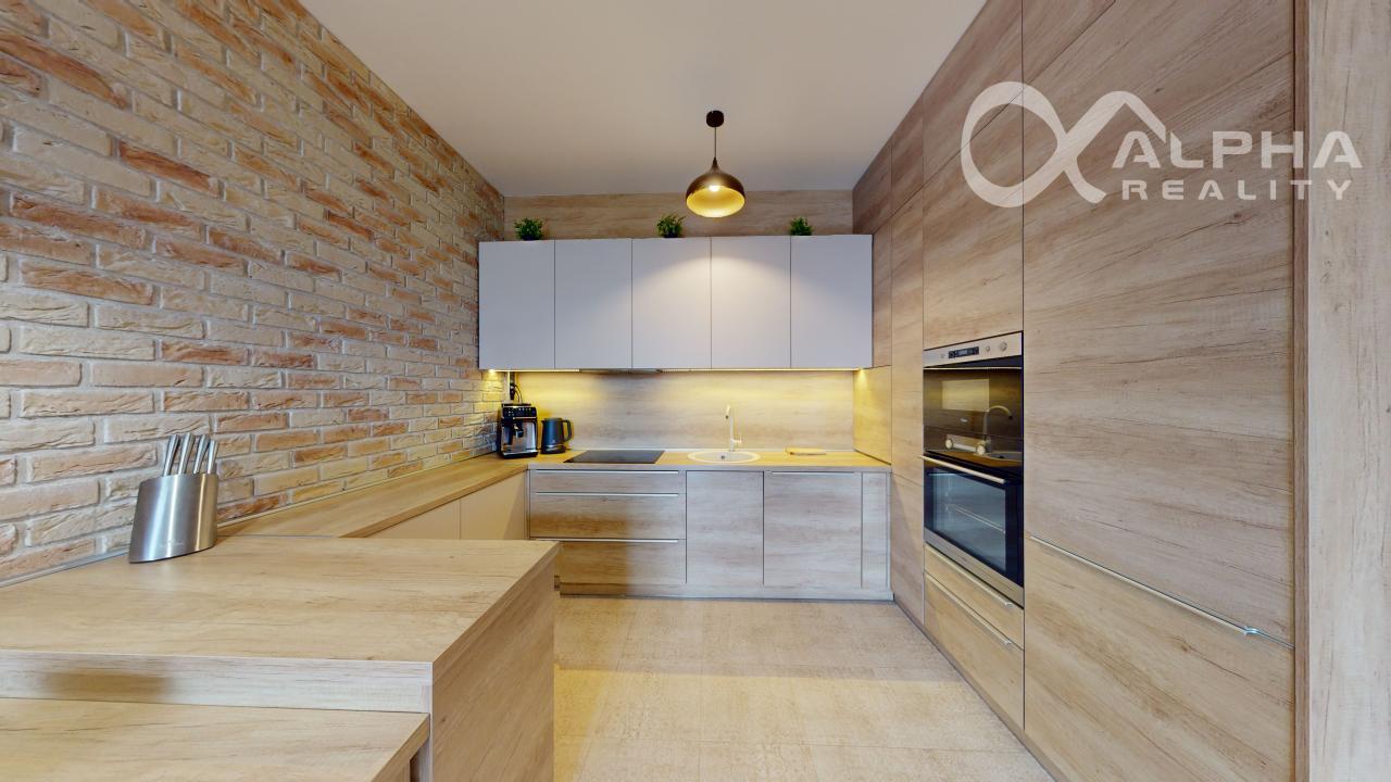 EXKLUZÍVNE 3 izbový byt s balkónom a 2 parkovacími miestami, Iglovia, Spišská Nová Ves