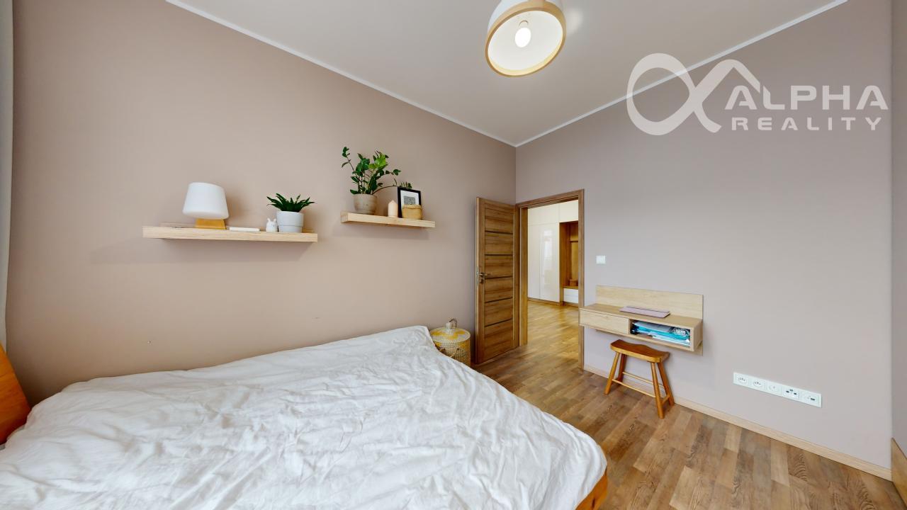 EXKLUZÍVNE 3 izbový byt s balkónom a 2 parkovacími miestami, Iglovia, Spišská Nová Ves