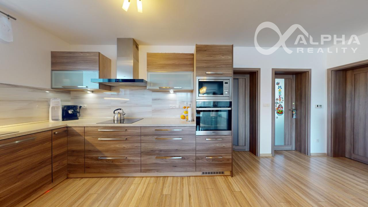 EXKLUZÍVNE nadštandardný 3i byt s terasou, garážou, altánom, Smižany