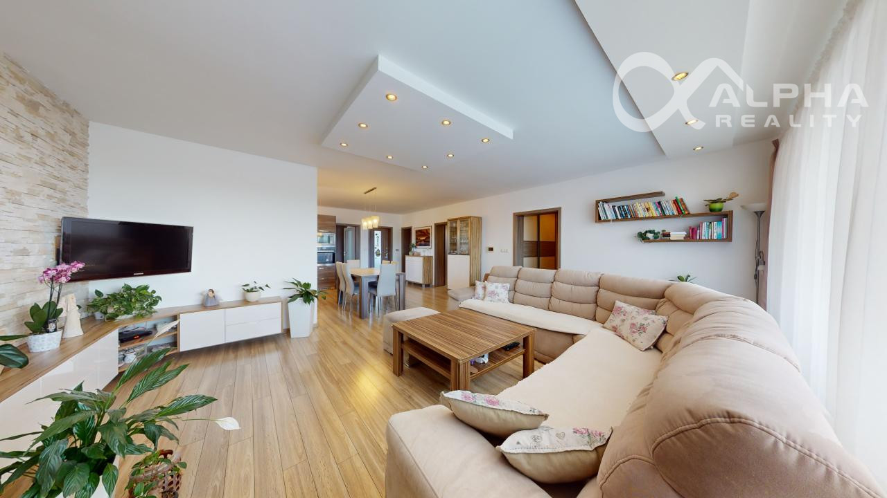 EXKLUZÍVNE nadštandardný 3i byt s terasou, garážou, altánom, Smižany