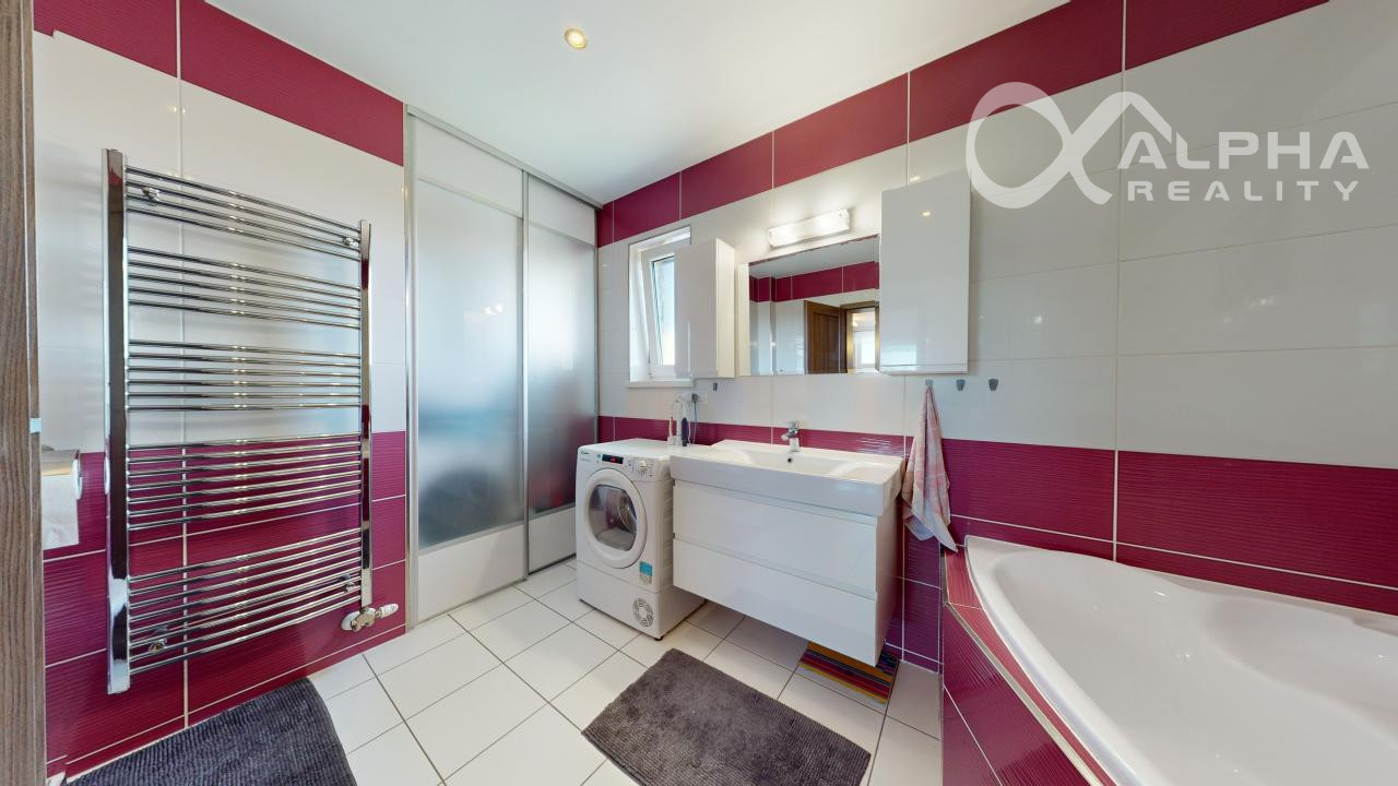 EXKLUZÍVNE nadštandardný 3i byt s terasou, garážou, altánom, Smižany