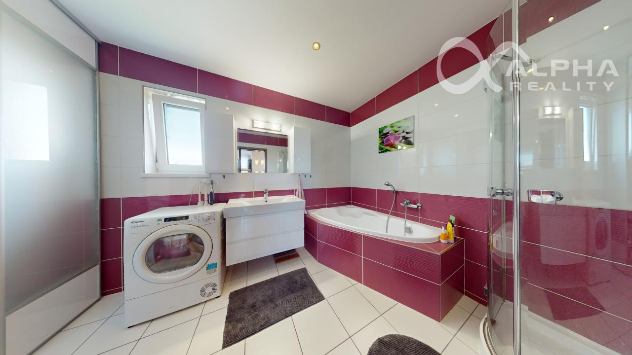 EXKLUZÍVNE nadštandardný 3i byt s terasou, garážou, altánom, Smižany