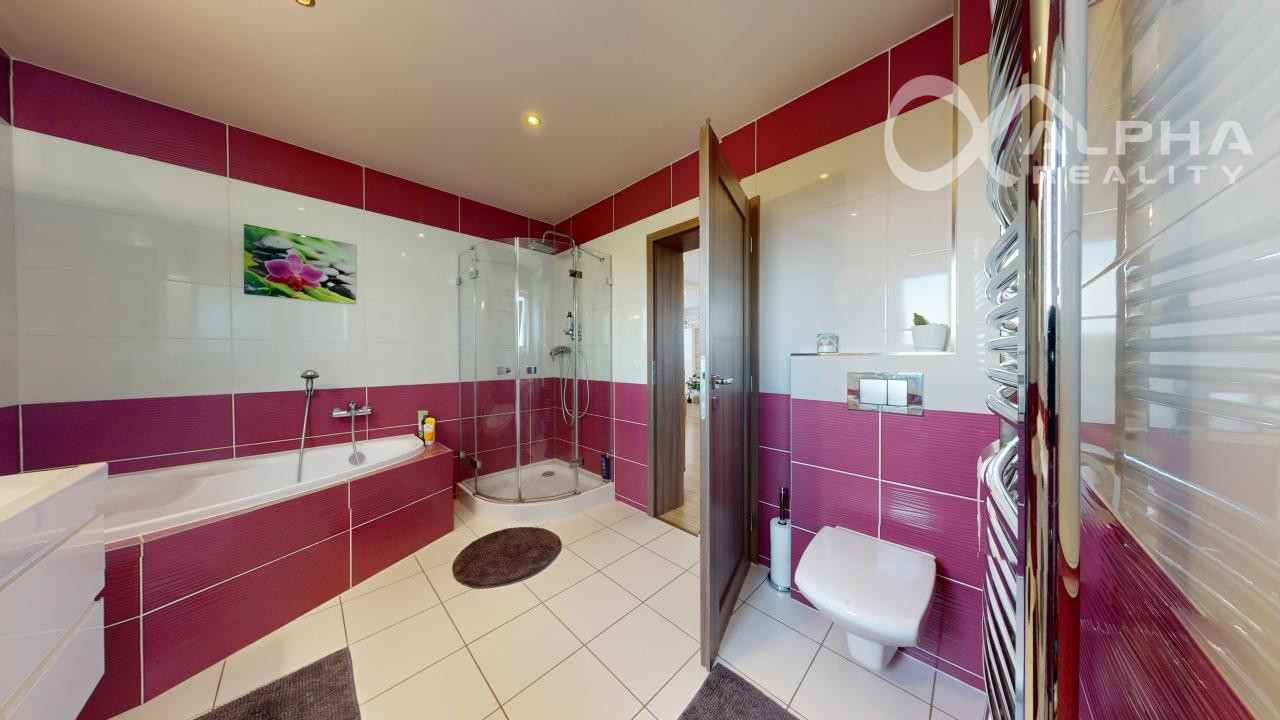 EXKLUZÍVNE nadštandardný 3i byt s terasou, garážou, altánom, Smižany