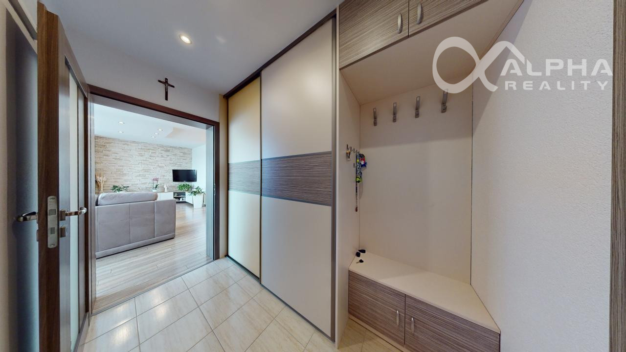 EXKLUZÍVNE nadštandardný 3i byt s terasou, garážou, altánom, Smižany