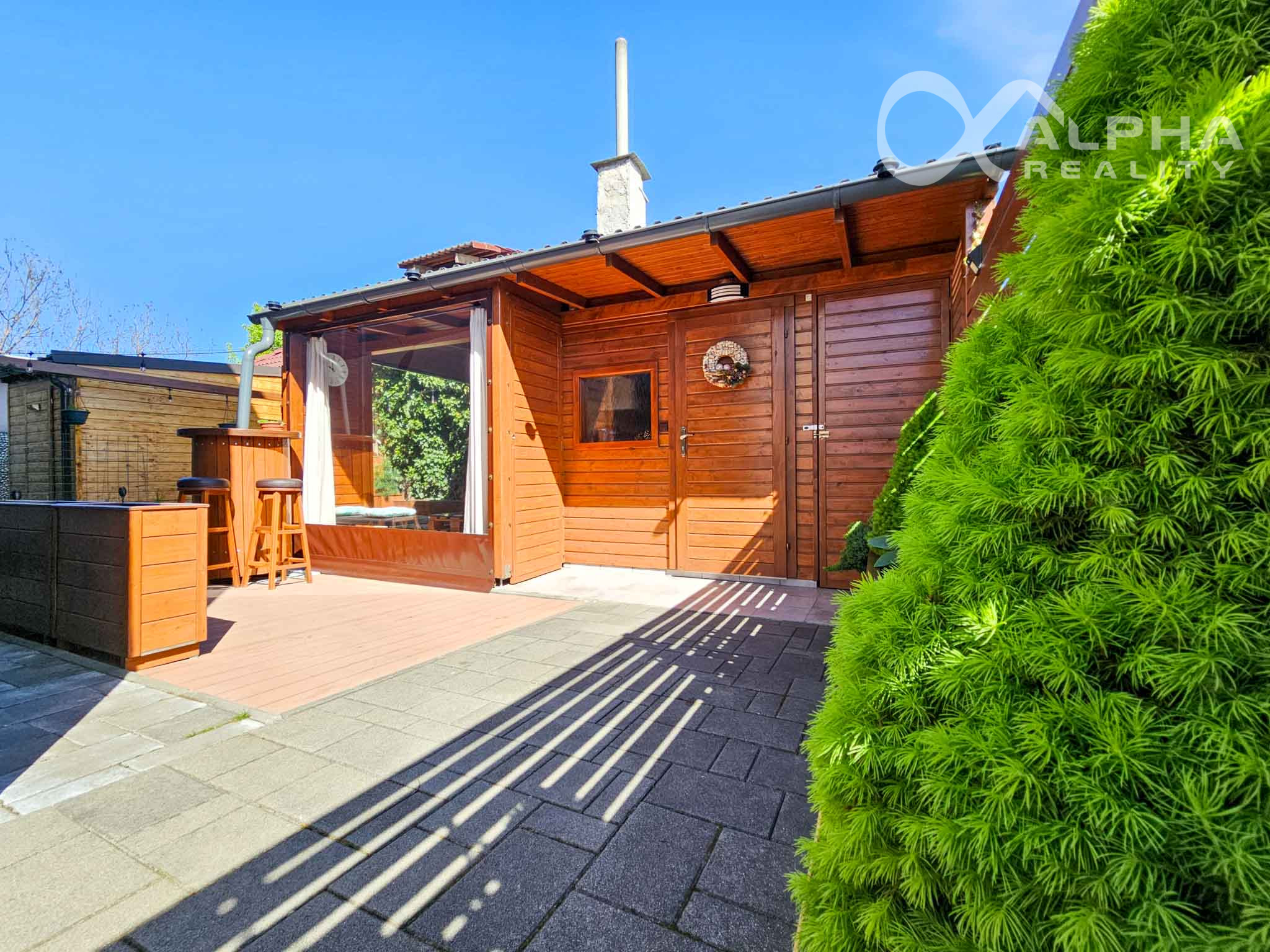 EXKLUZÍVNE nadštandardný 3i byt s terasou, garážou, altánom, Smižany