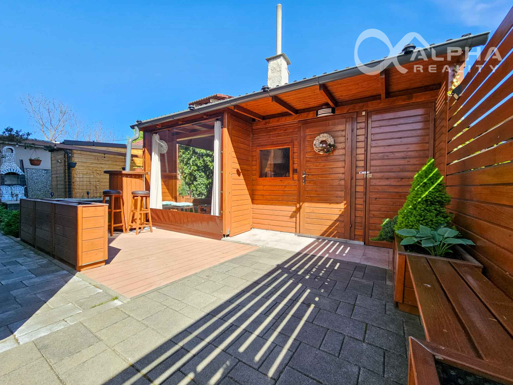 EXKLUZÍVNE nadštandardný 3i byt s terasou, garážou, altánom, Smižany