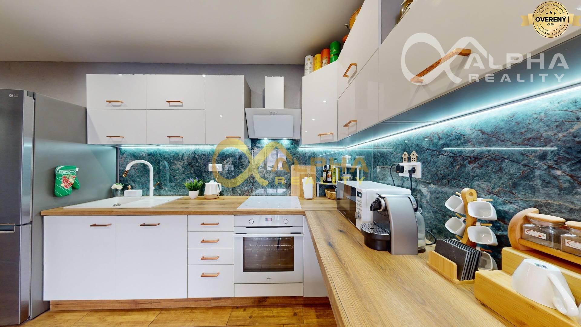 EXKLUZÍVNE 2i byt s francúzskym balkónom, centrum, Spišská Nová Ves