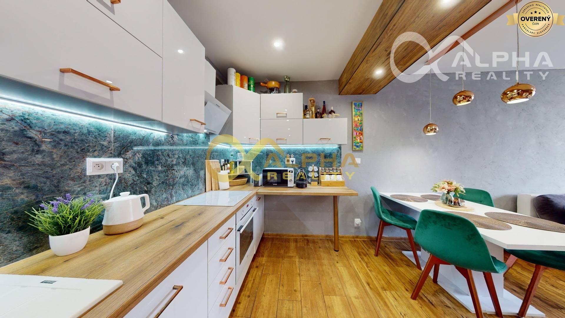 EXKLUZÍVNE 2i byt s francúzskym balkónom, centrum, Spišská Nová Ves