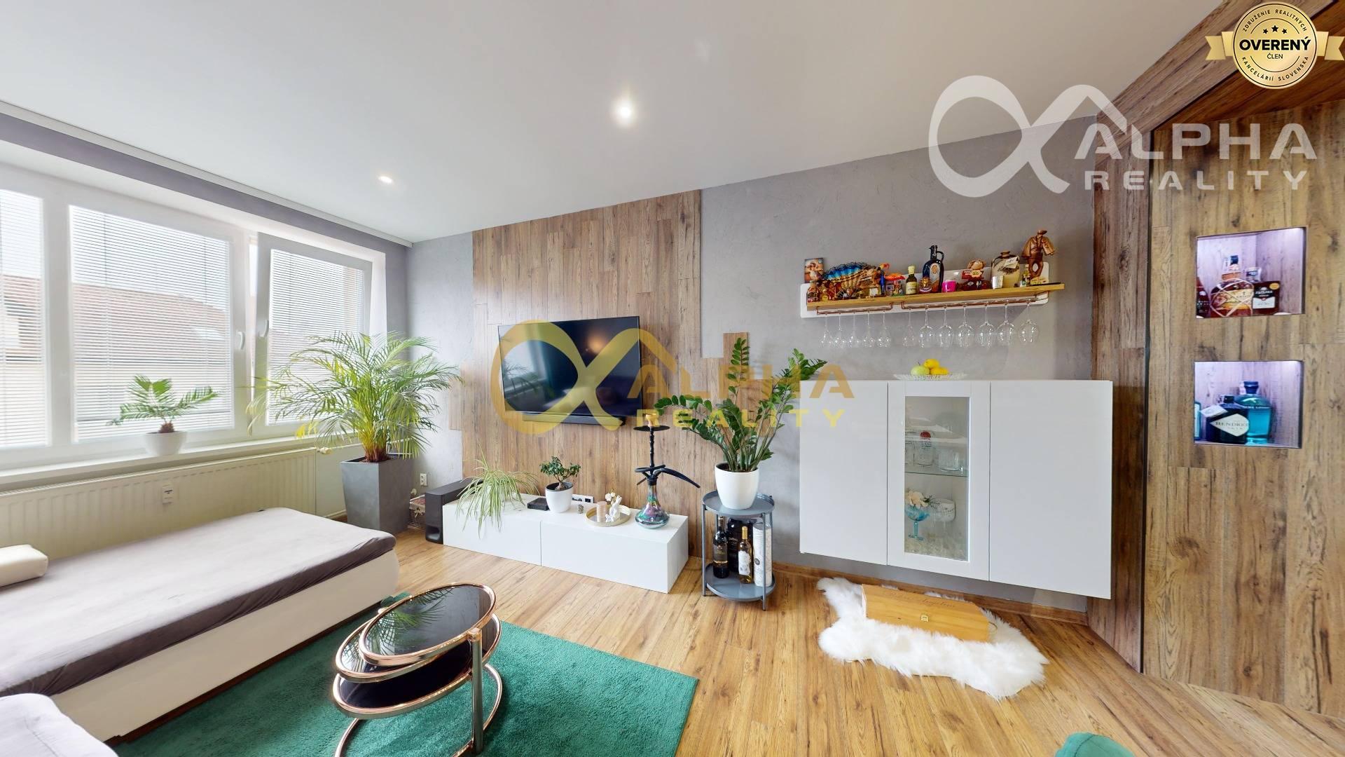 EXKLUZÍVNE 2i byt s francúzskym balkónom, centrum, Spišská Nová Ves