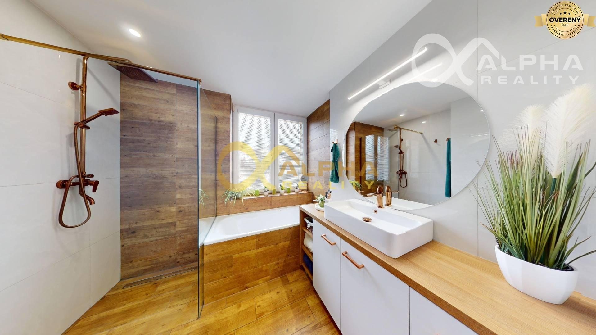 EXKLUZÍVNE 2i byt s francúzskym balkónom, centrum, Spišská Nová Ves