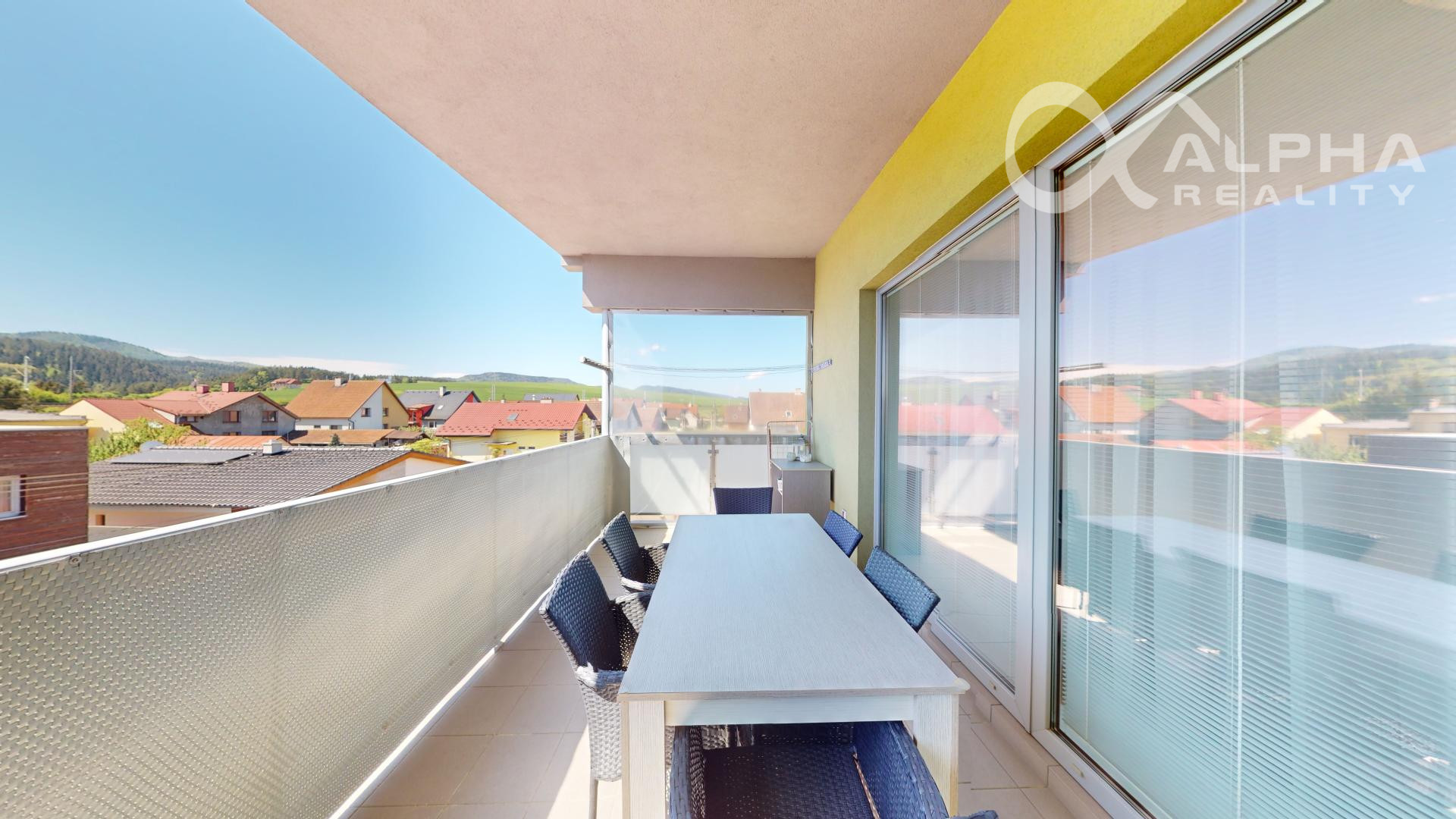 EXKLUZÍVNE nadštandardný 3i byt s terasou, garážou, altánom, Smižany