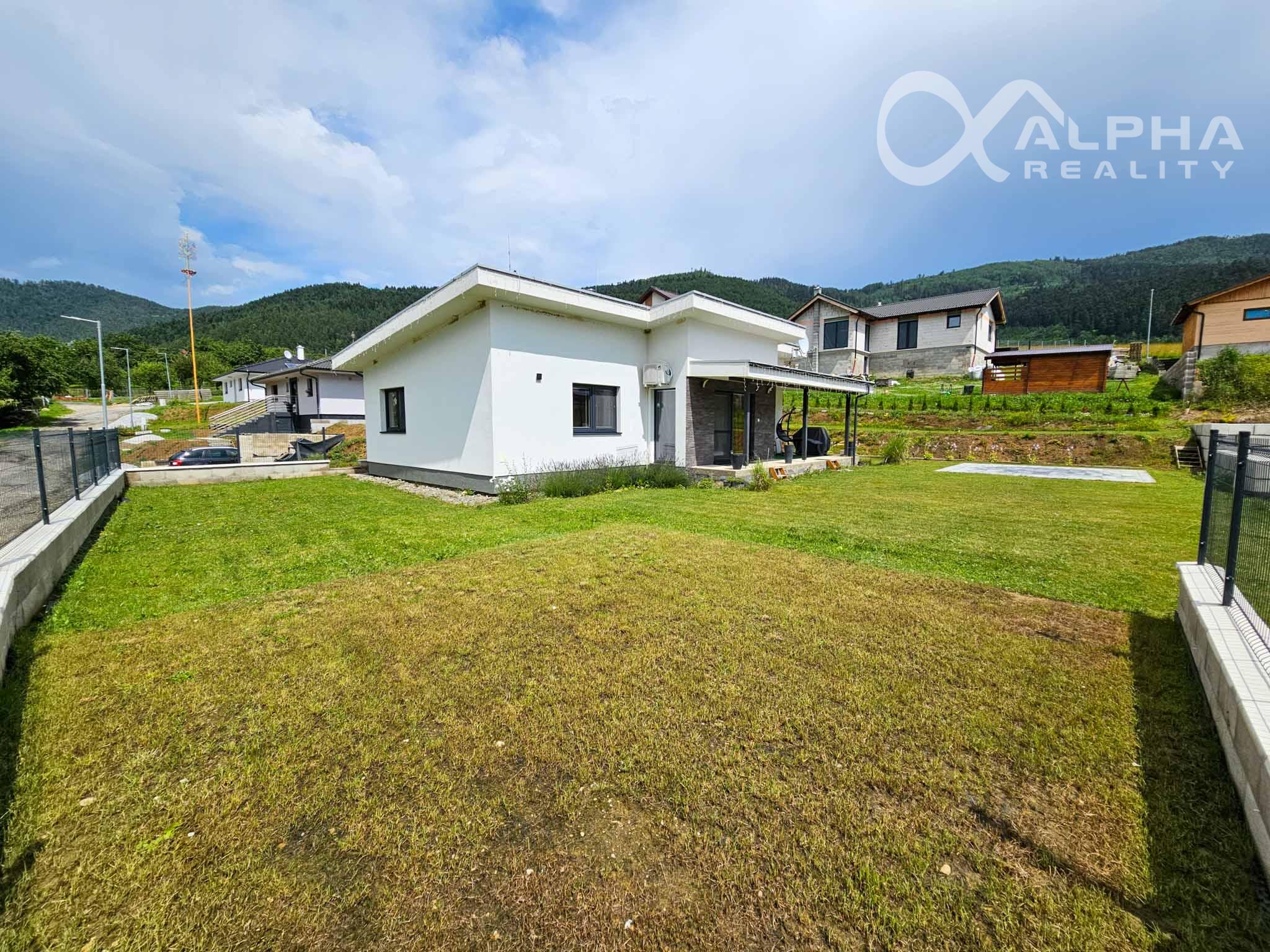 Exkluzívne 4i rodinný dom - bungalov, Dúbrava, okr. Levoča