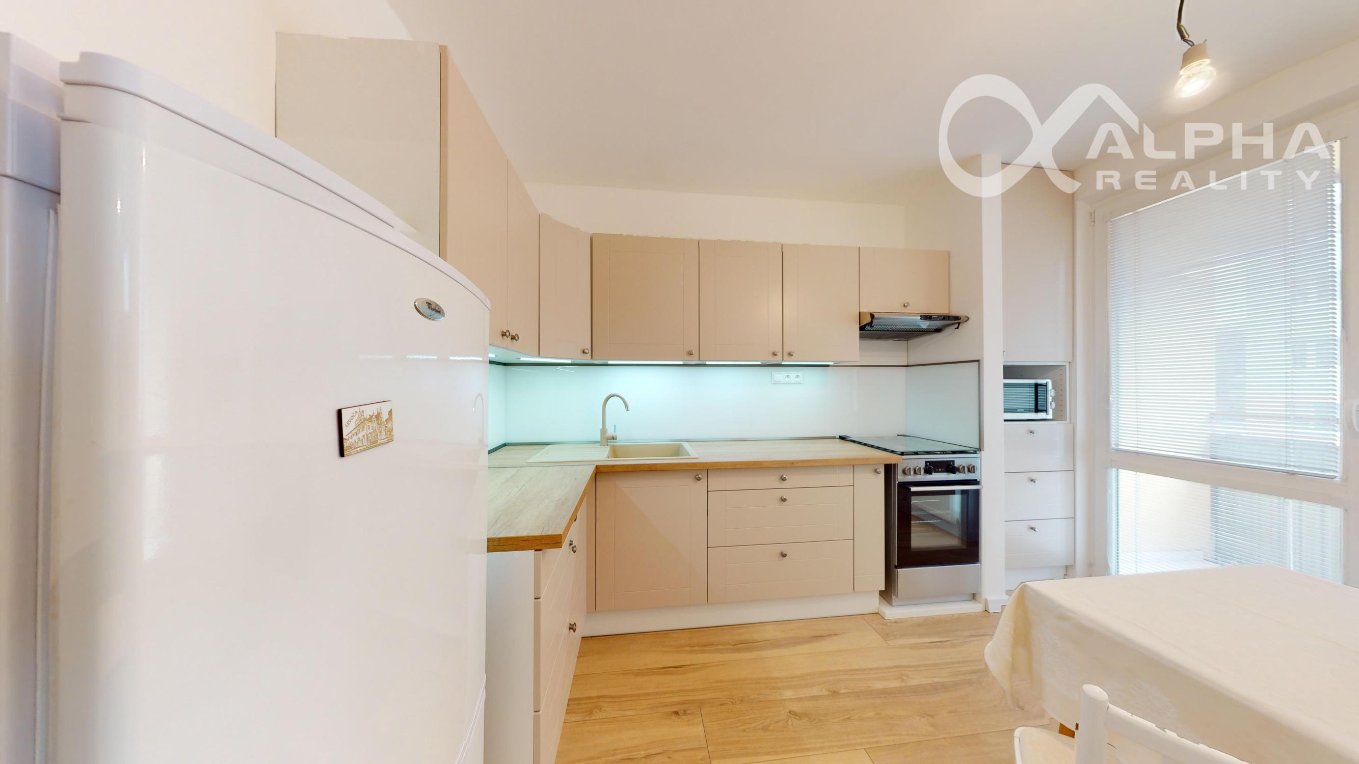 EXKLUZÍVNE 3 izbový byt s loggiou, sídlisko Západ, Levoča