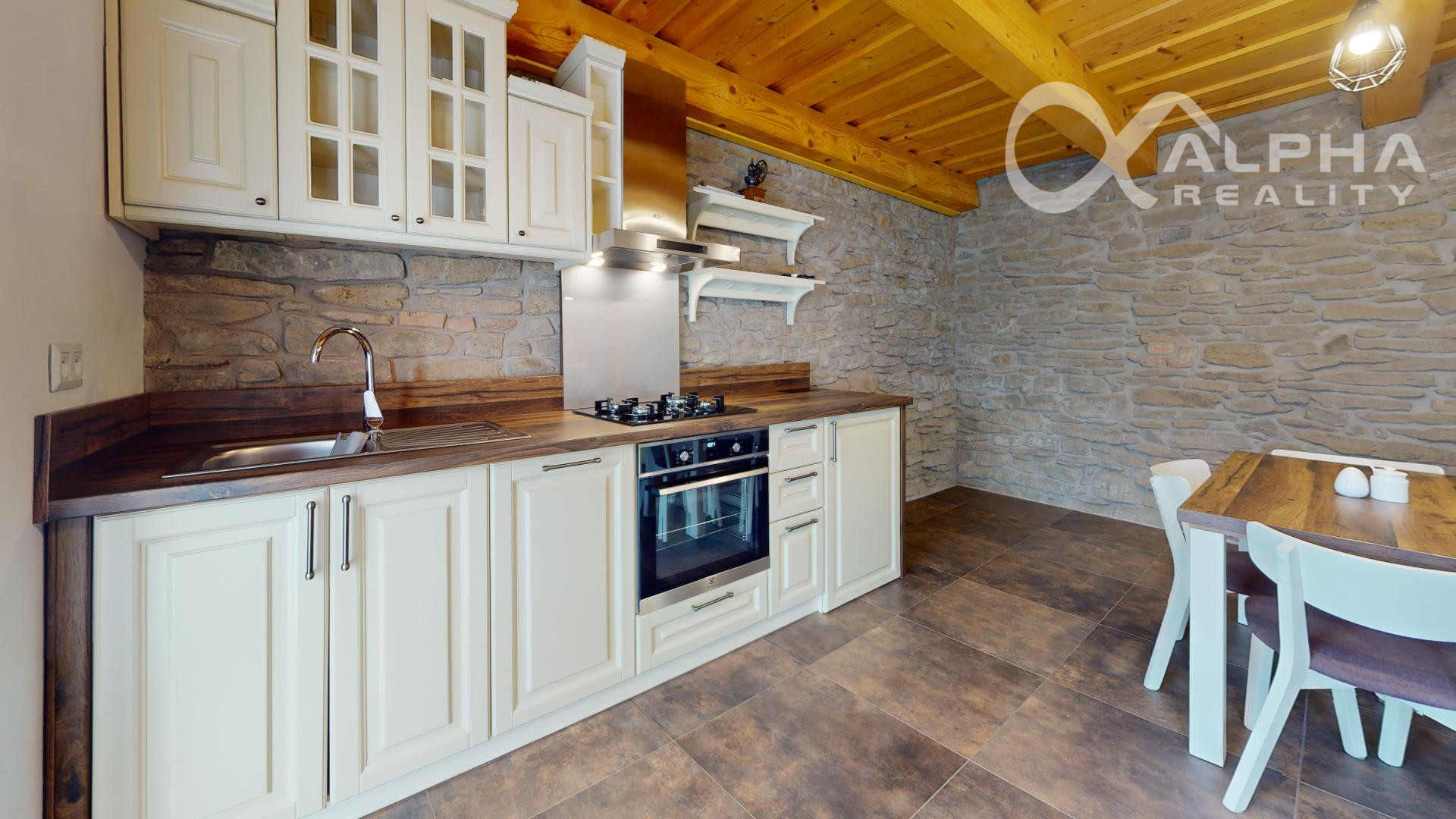 Prenájom 2i byt s parkovaním, záhradou, altánkom, Smižany