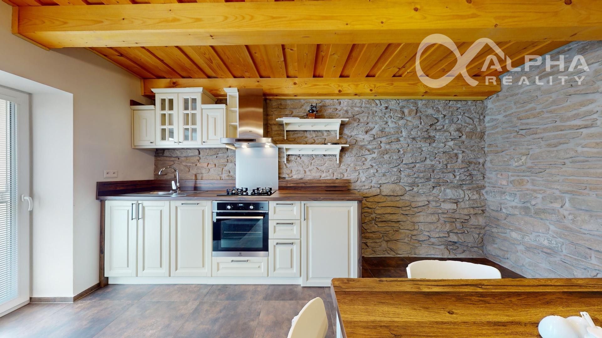 Prenájom 2i byt s parkovaním, záhradou, altánkom, Smižany