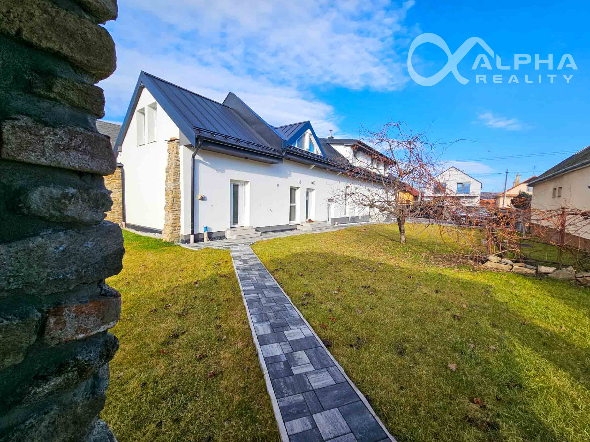 Prenájom 2i byt s parkovaním, záhradou, altánkom, Smižany