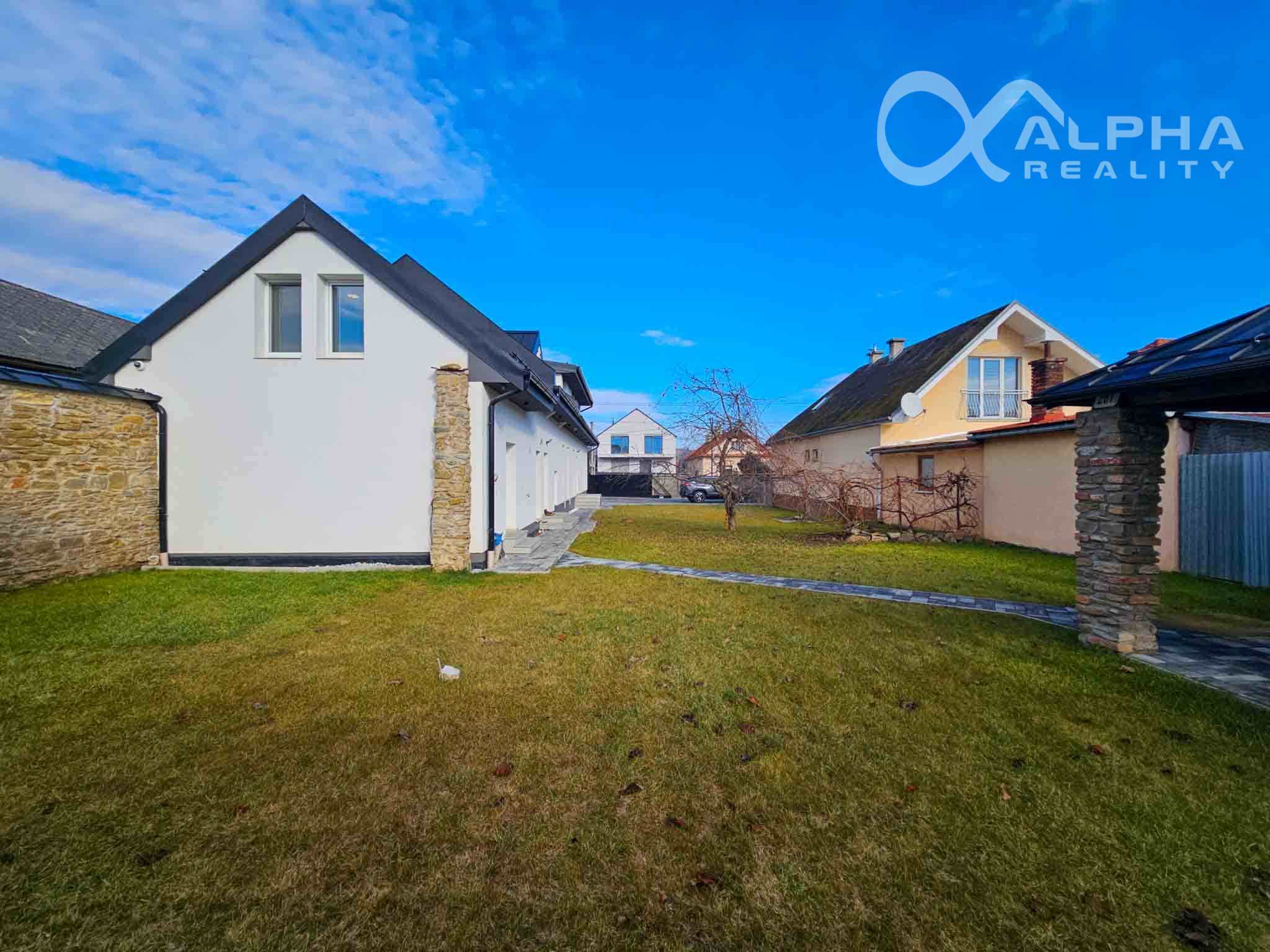 Prenájom 2i byt s parkovaním, záhradou, altánkom, Smižany