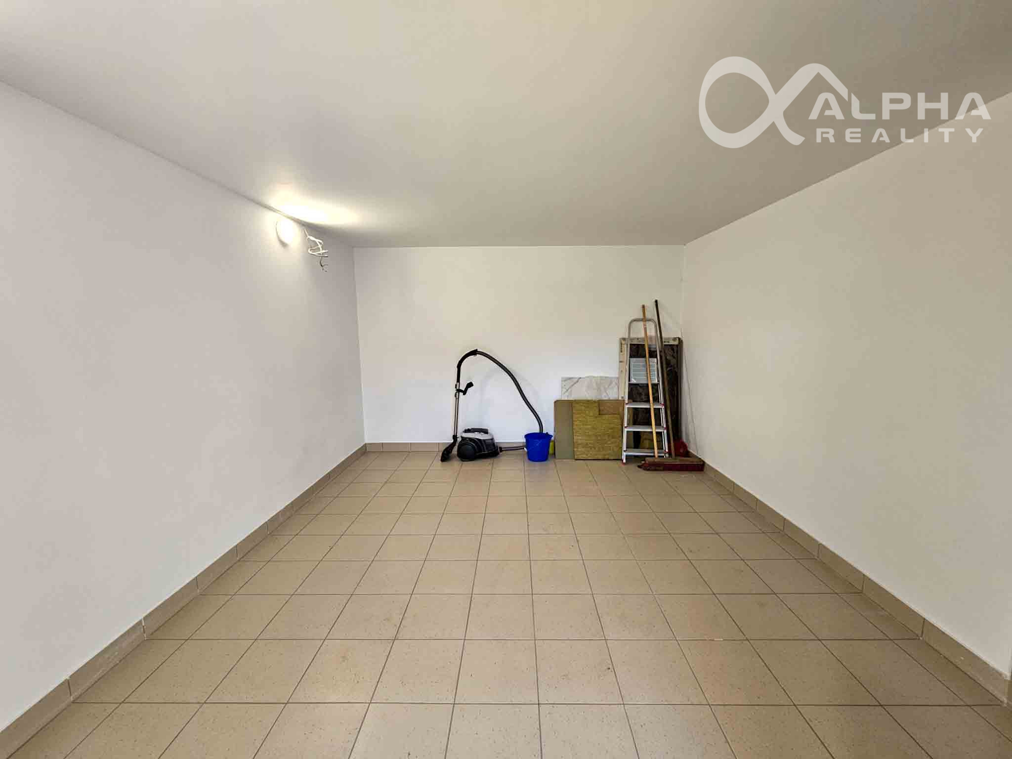 Prenájom 2i byt s parkovaním, záhradou, altánkom, Smižany