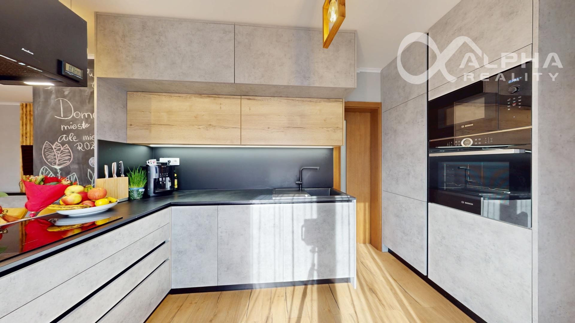 EXKLUZÍVNE nadštandardný 3i byt s balkónom, parkovaním, J. Hanulu, Spišská Nová Ves