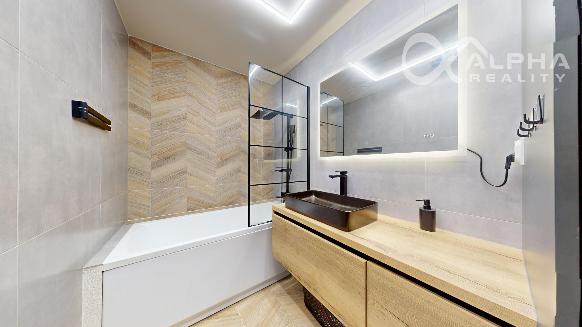 EXKLUZÍVNE nadštandardný 3i byt s balkónom, parkovaním, J. Hanulu, Spišská Nová Ves