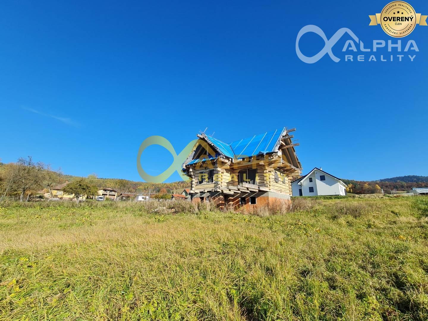Rozostavaný zrubový rodinný dom, obec Pongrácovce, okres Levoča 