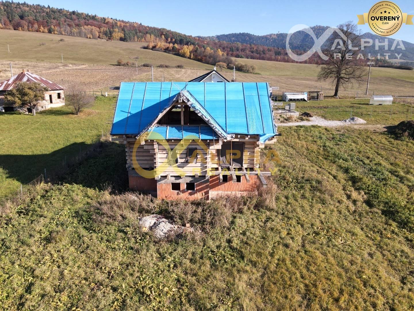 Rozostavaný zrubový rodinný dom, obec Pongrácovce, okres Levoča 