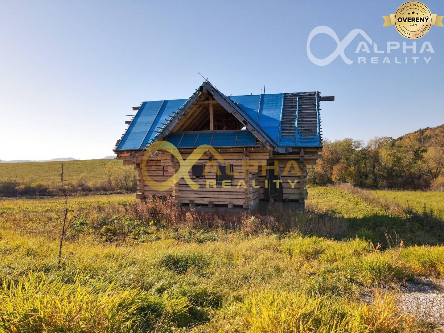 Rozostavaný zrubový rodinný dom, obec Pongrácovce, okres Levoča 